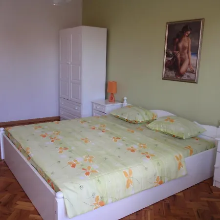 Cherno More 2 Апартаменты *