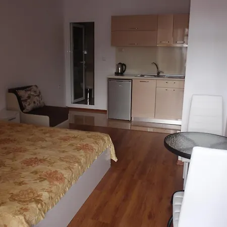 Apartment Cherno More 2