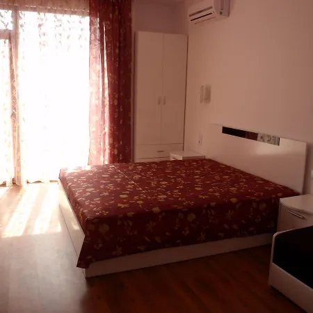 Apartment Cherno More 2 *